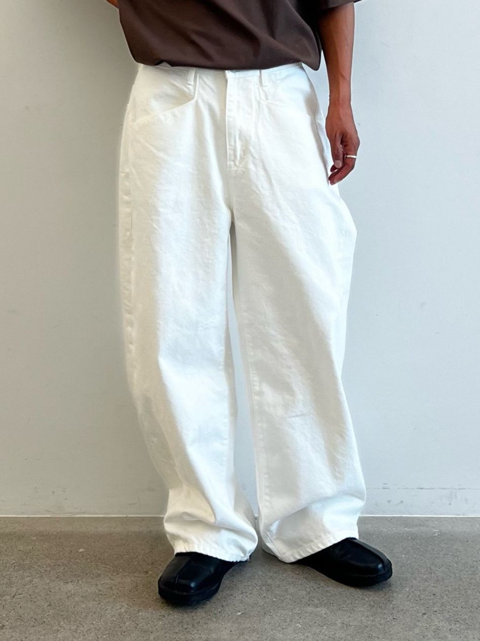 淨色鬆身牛仔褲 HOWELL-072P