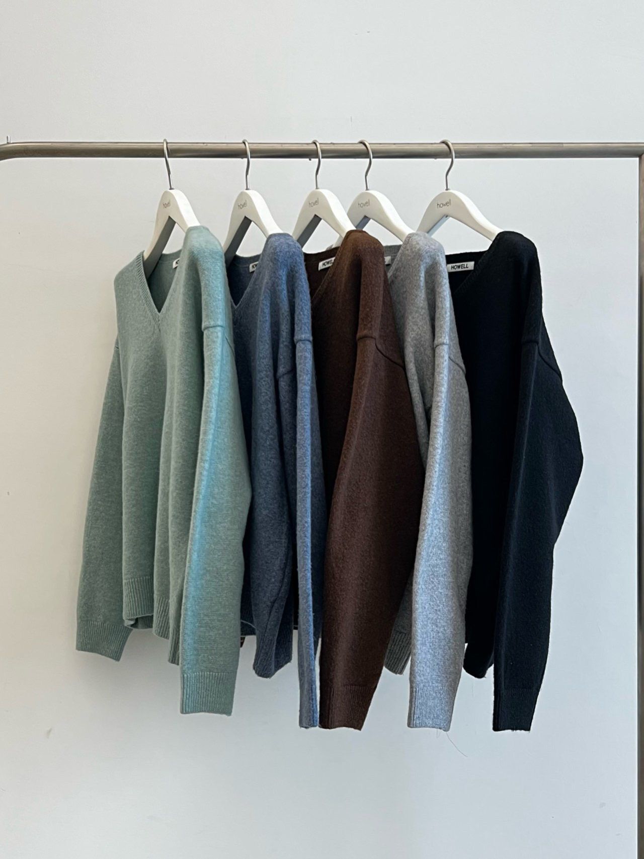 淨色V領針織衫 HOWELL-073T