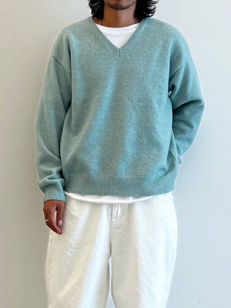 淨色V領針織衫 HOWELL-073T