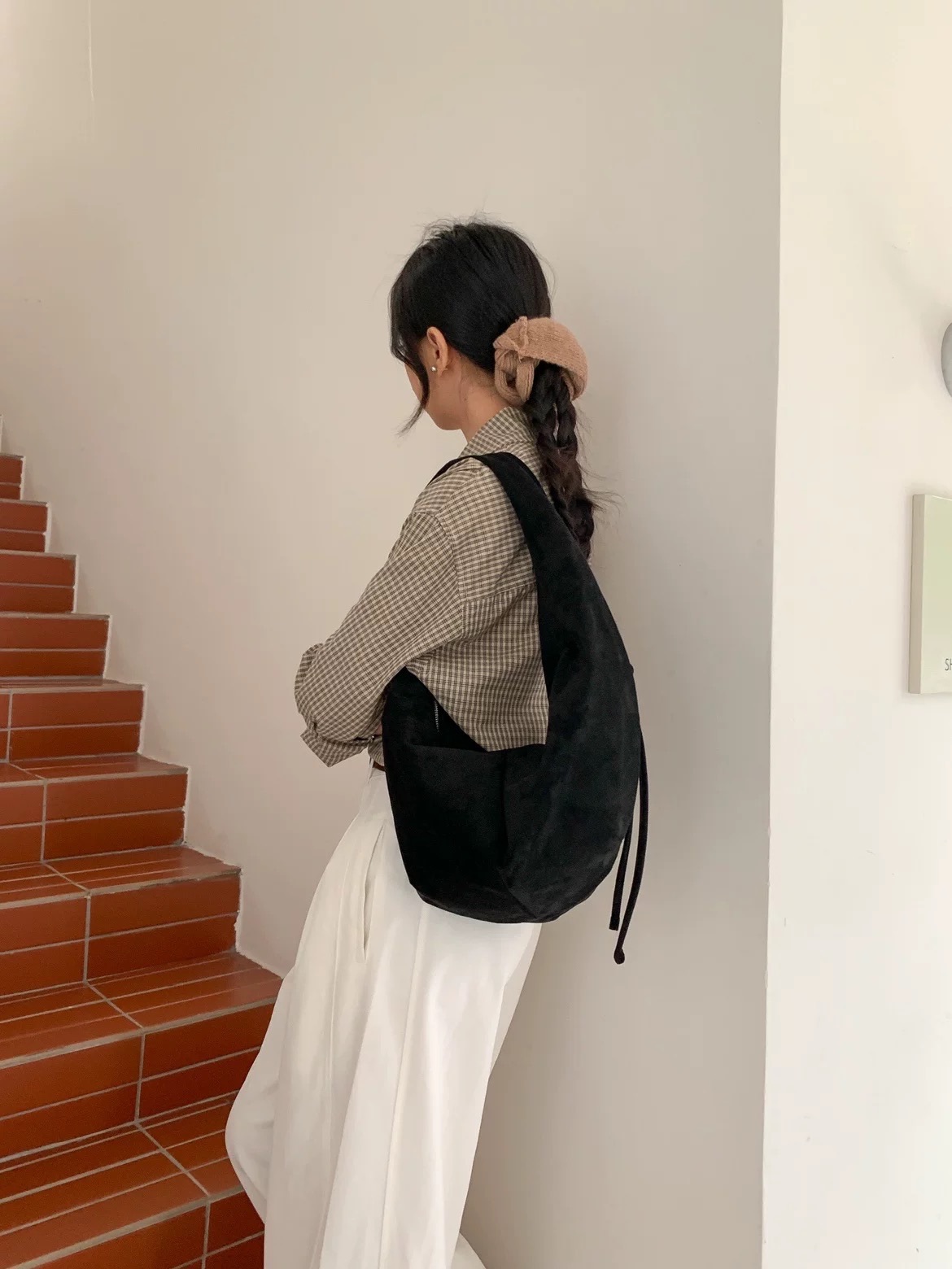 楓葉麂皮腋下水餃包