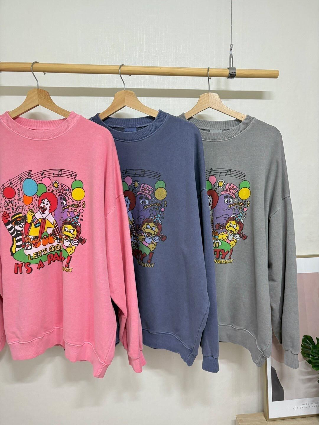 洗水卡通圖案英文字衛衣 MB-021T