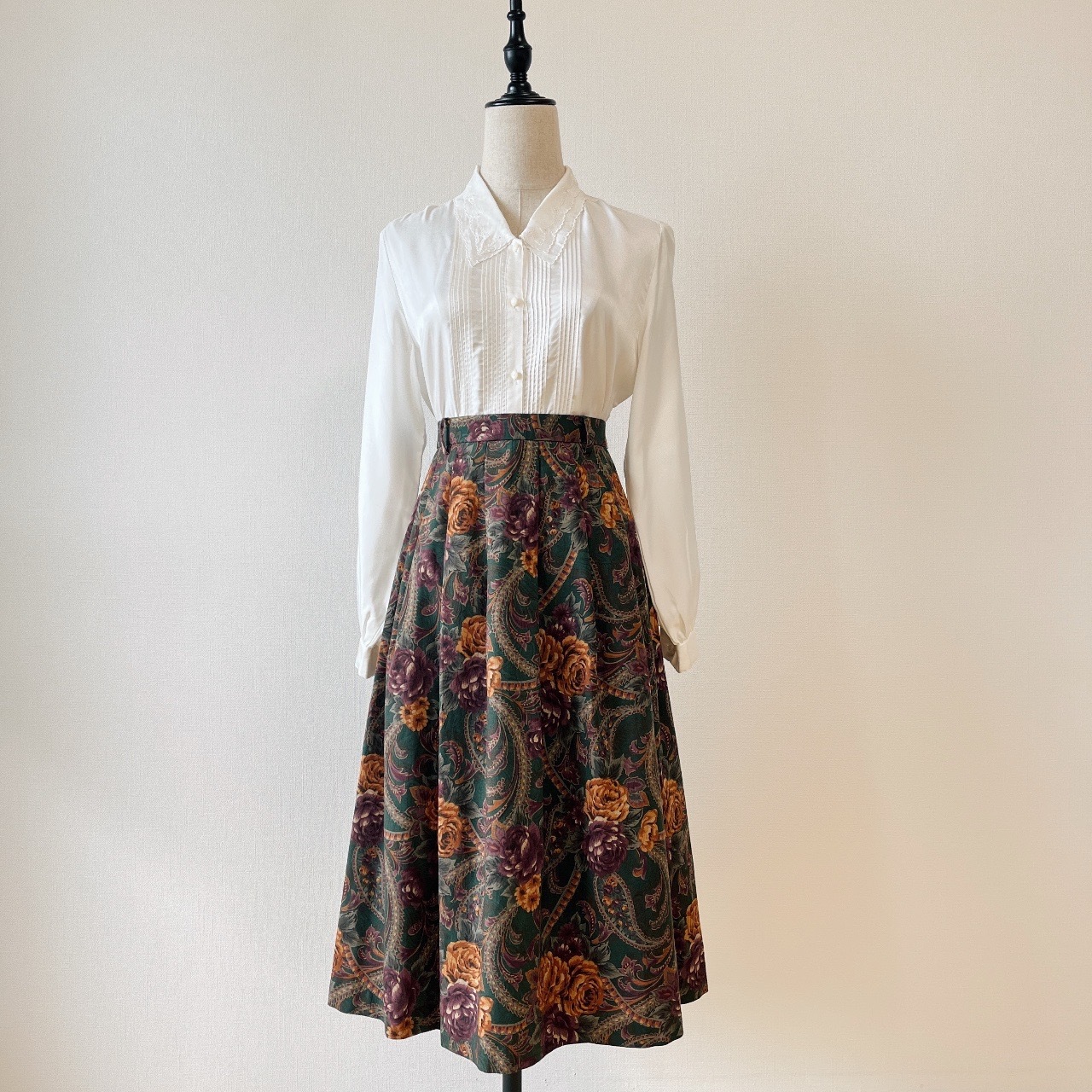 日本製復古墨綠玫瑰及腰果花羊毛半裙