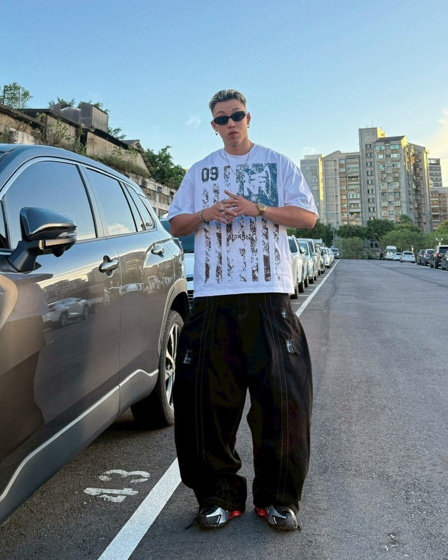 《K》補丁交叉剪裁復古寬褲