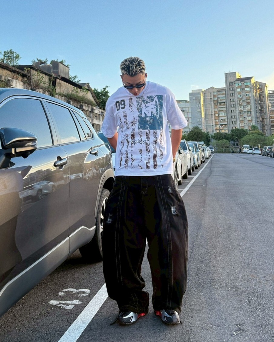 《K》補丁交叉剪裁復古寬褲