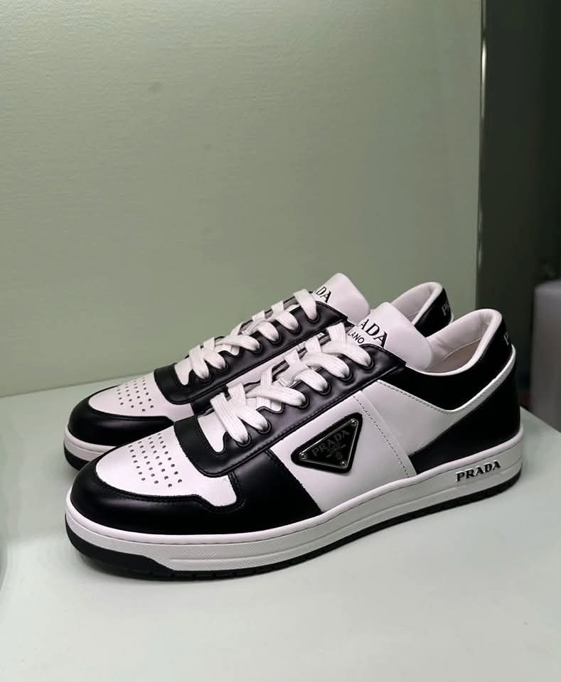 Prada 黑色併白色 Sneaker 男款