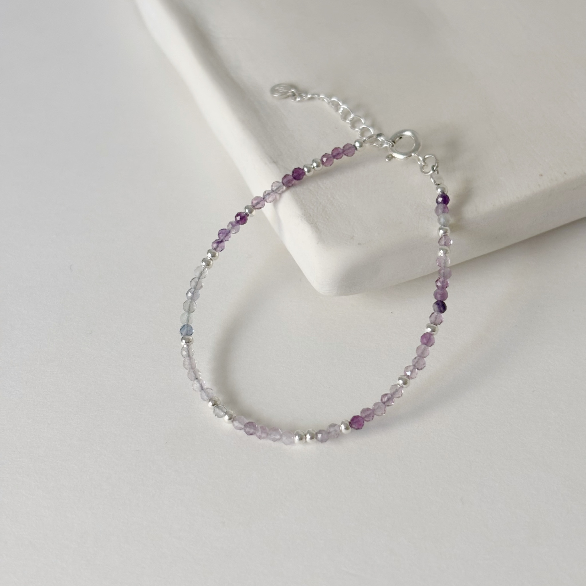 灰紫流光手工手環