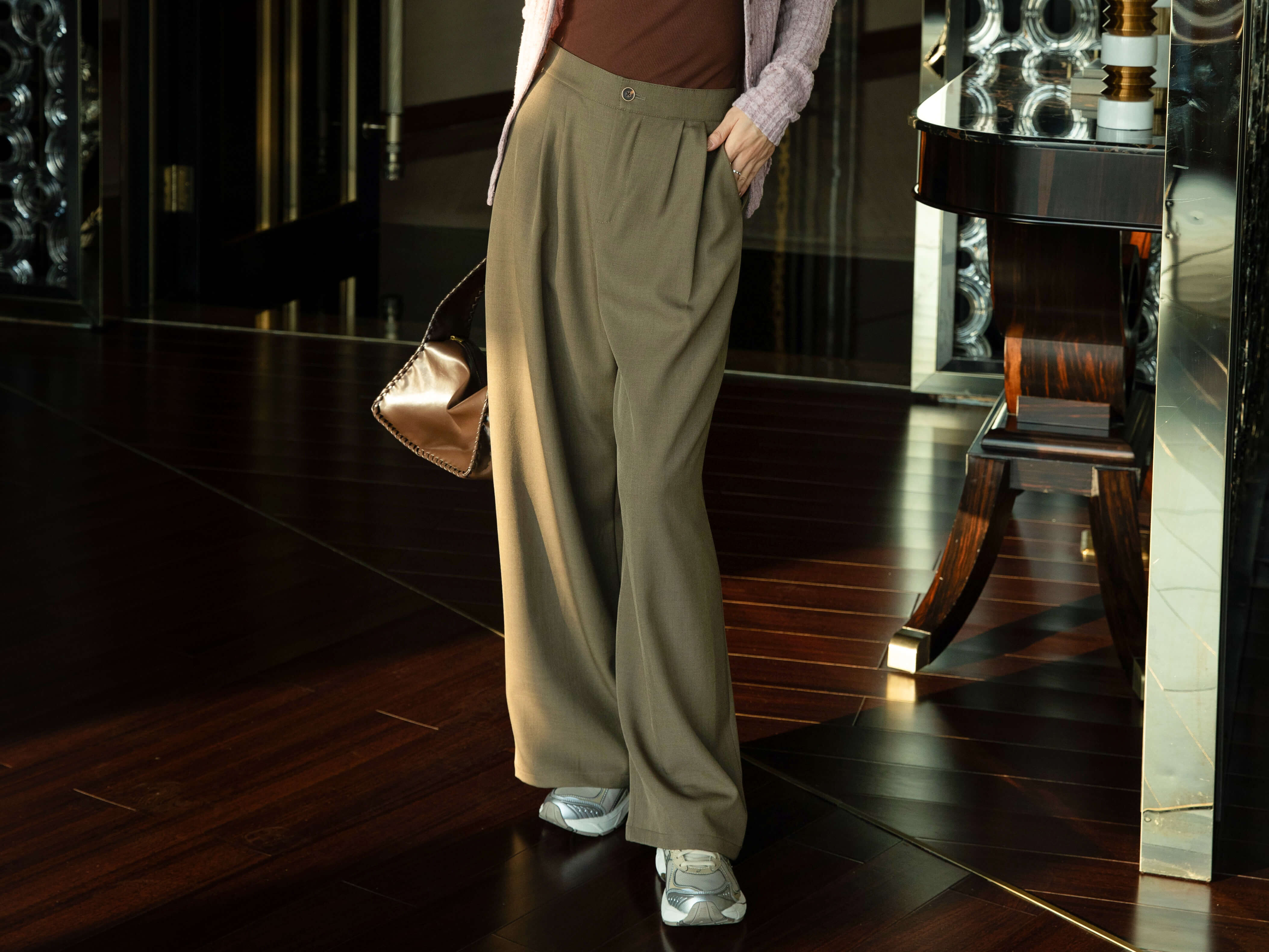 Wide Leg Pleated Suiting Pants_PT2510L11