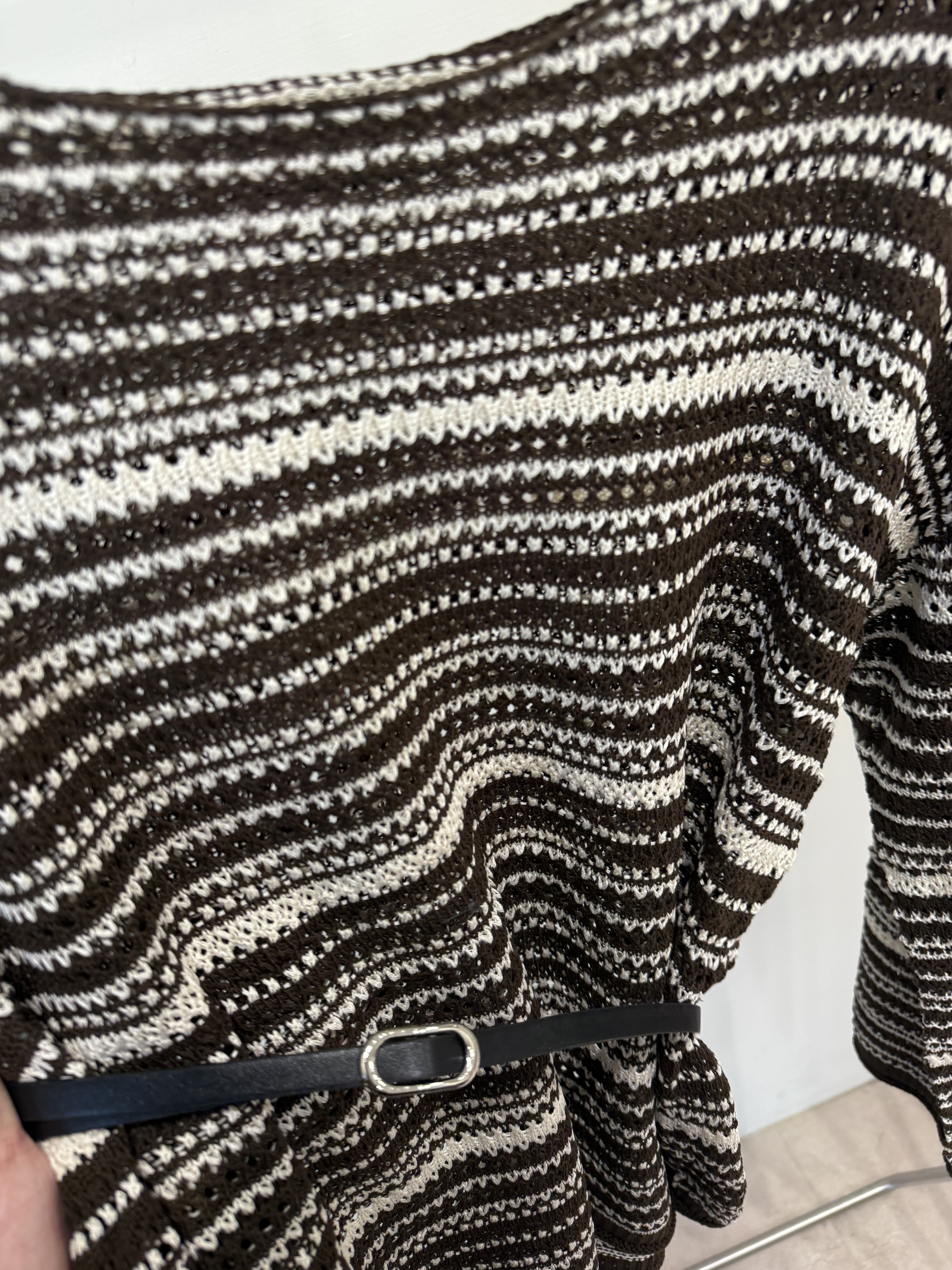 257 條紋針織上衣附腰帶