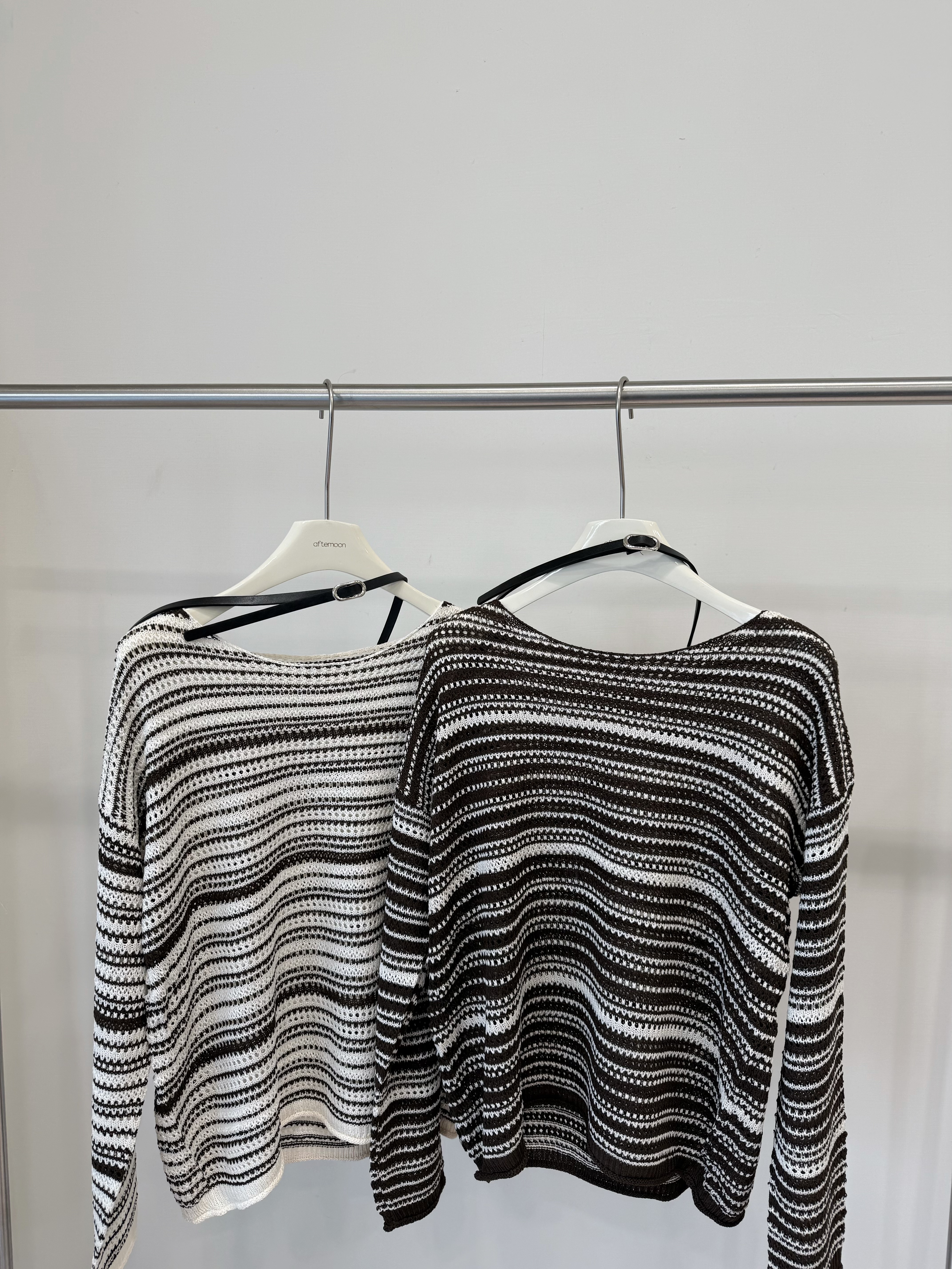 257 條紋針織上衣附腰帶