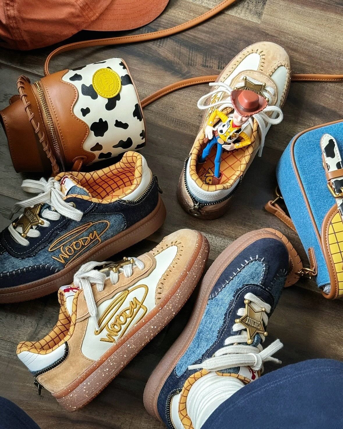 KTQ STORE ‧ Teenmix x Disney迪士尼聯名 米咖色 深藍牛仔 德訓鞋