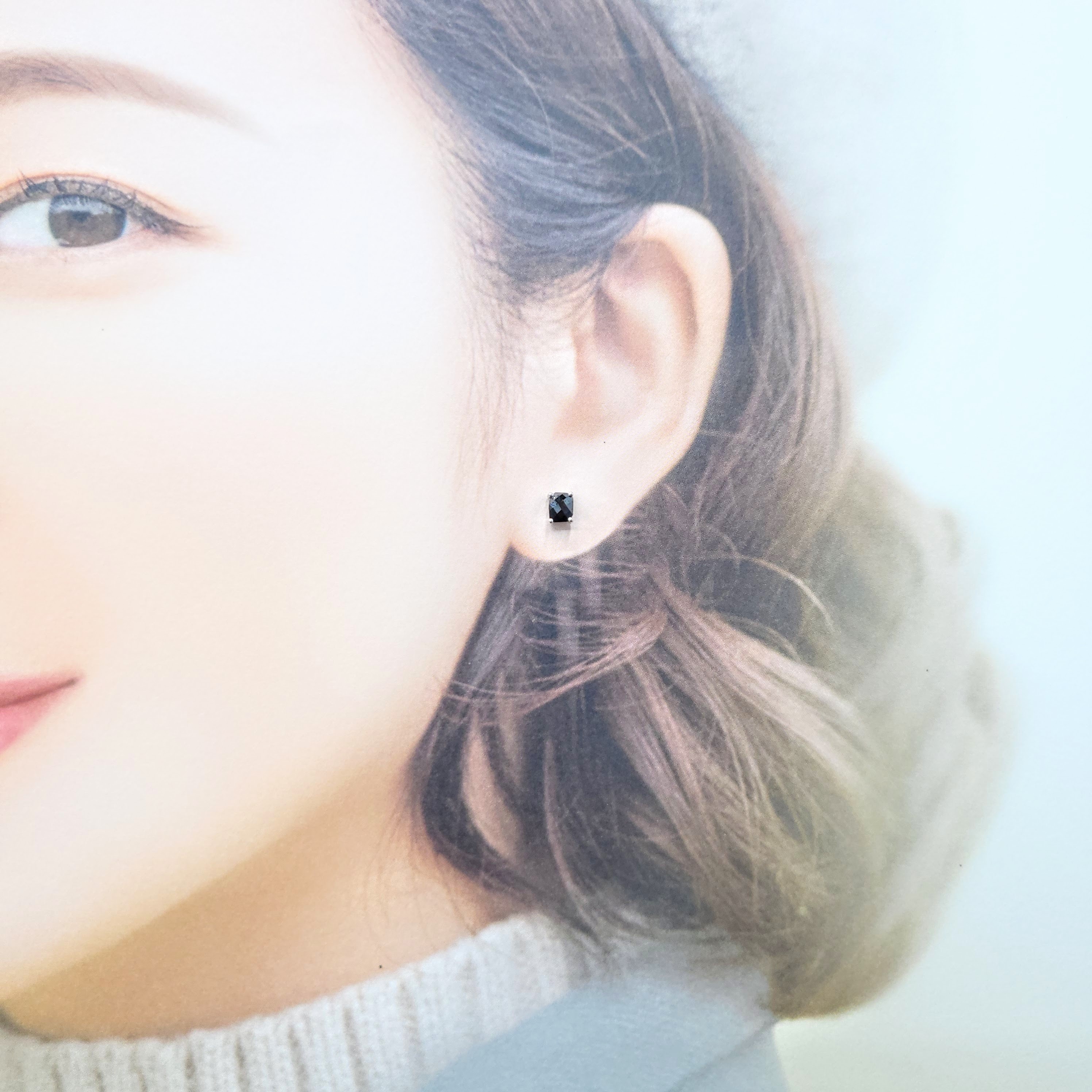 18K White Gold 0.42ct Fancy Black Rectangular Cut Diamond Single Earring