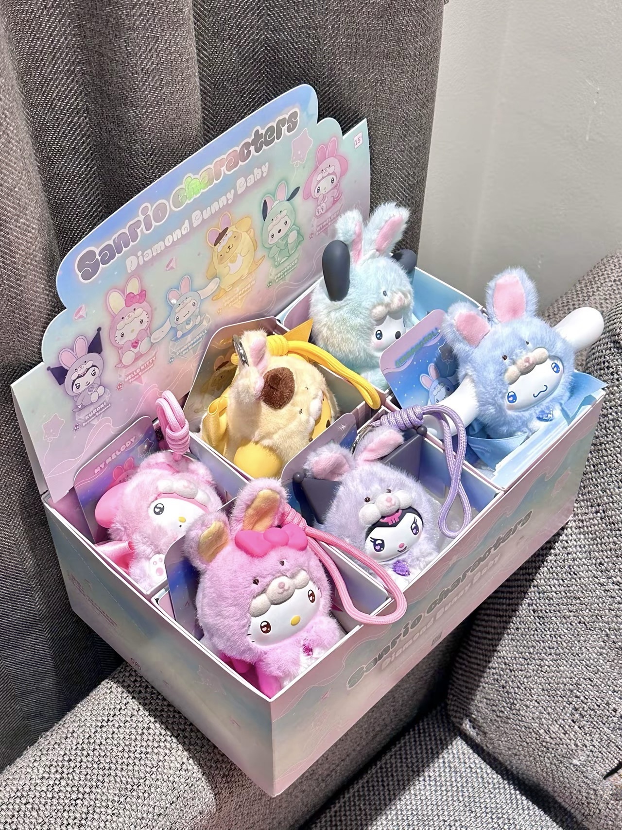 KTQ STORE ‧ Sanrio 三麗鷗 Hello Kitty x TOP TOY 鑽石兔寶寶 貼毛掛件 盲盒 6款