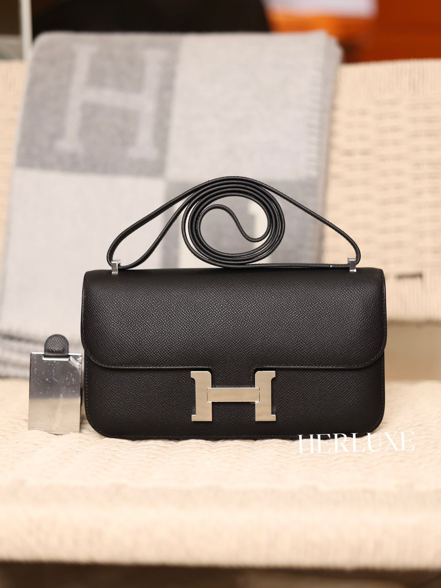 Constance elan 89 noir ck epsom K