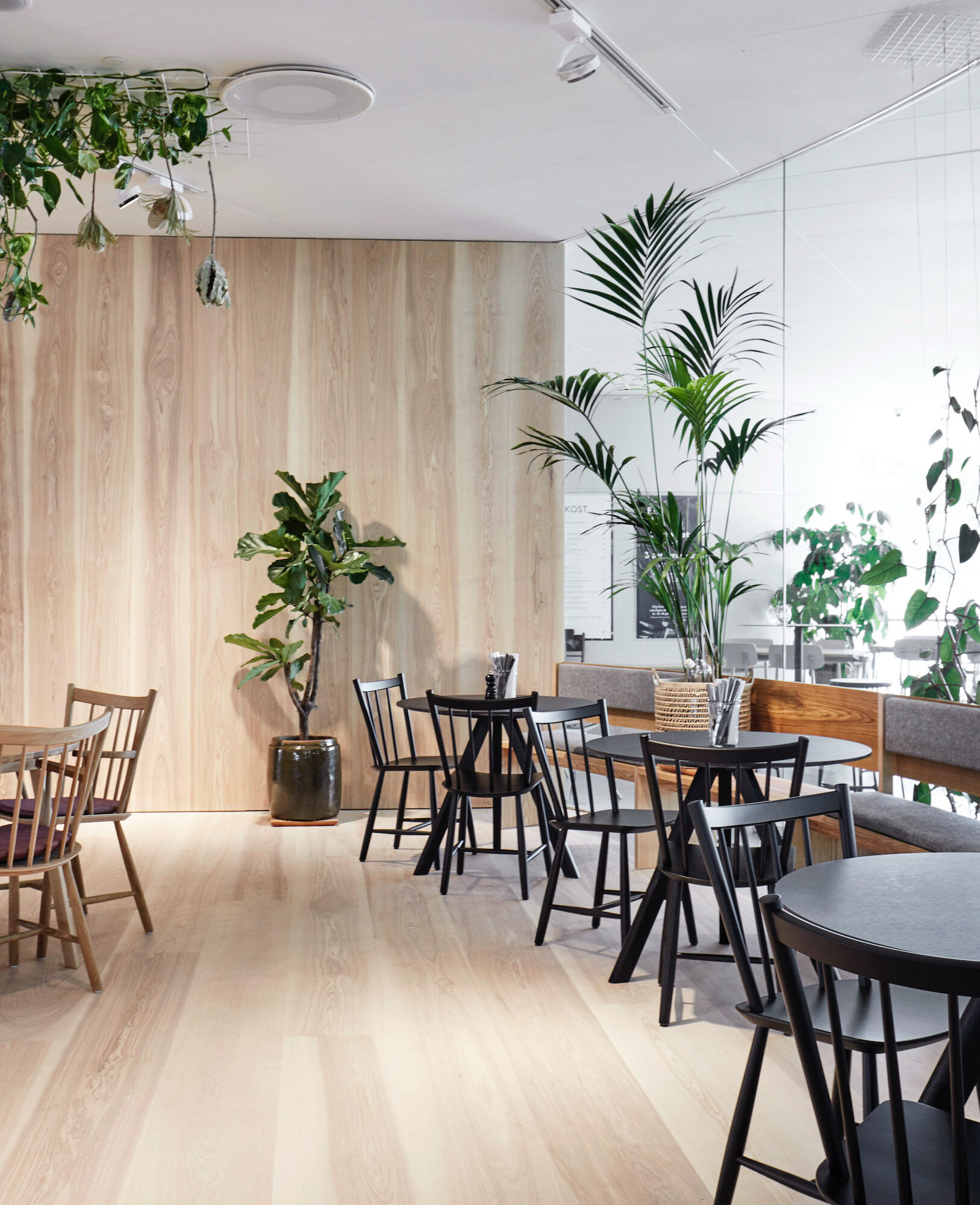 CPH 20 圓形餐桌｜北歐簡約橡木桌｜咖啡廳桌與多功能桌