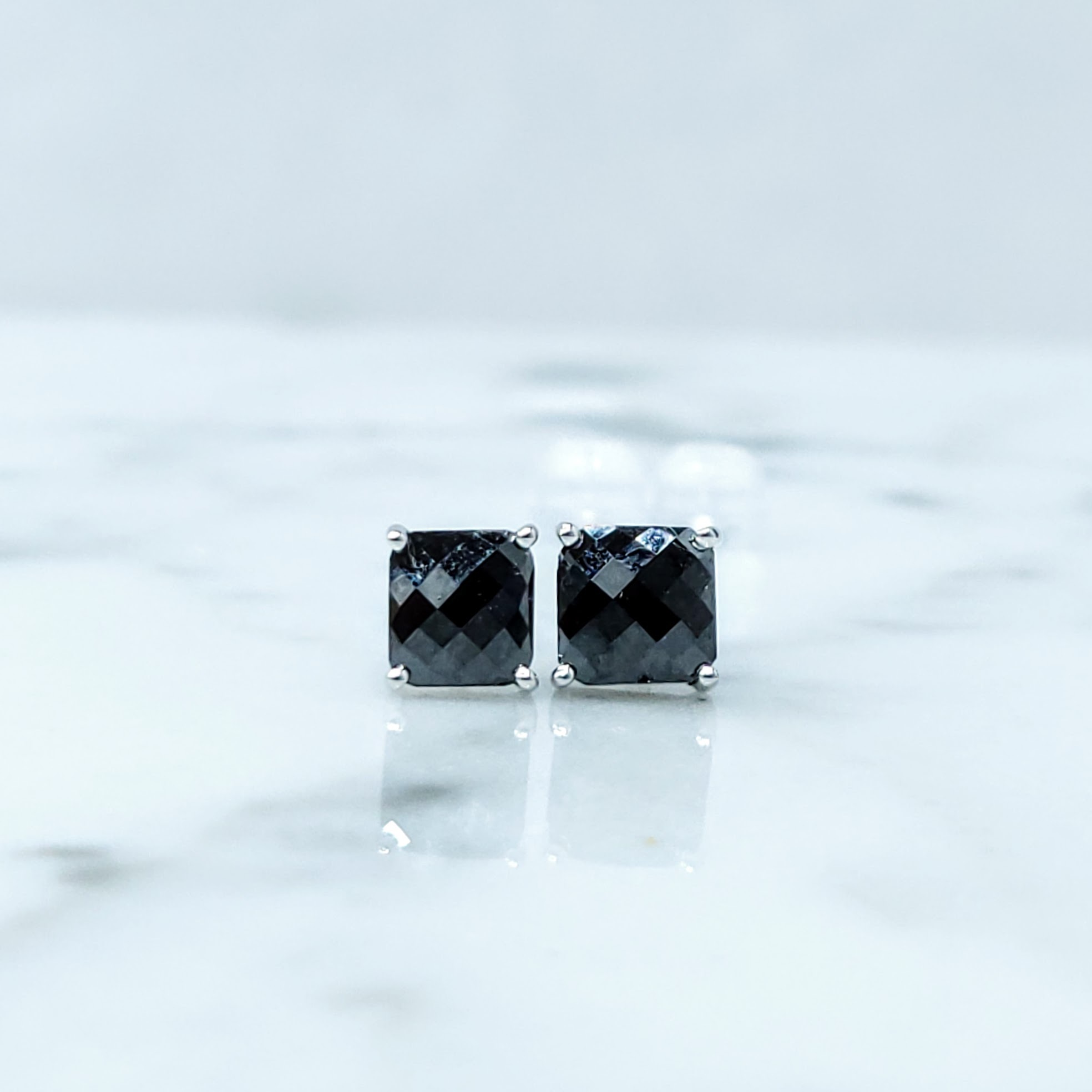18K White Gold 2.17ct Fancy Black Rectangular Cut Diamond Earring