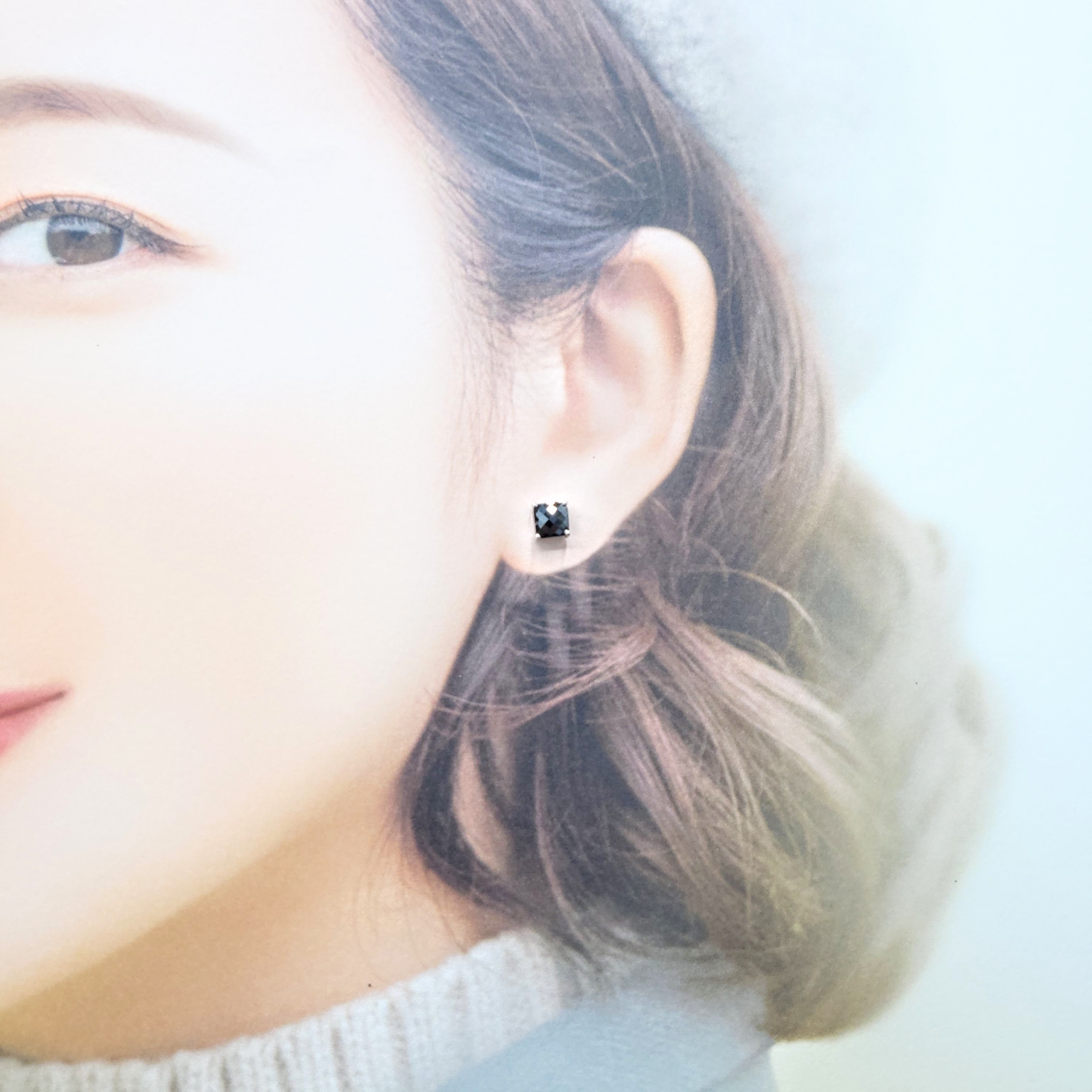 18K White Gold 2.17ct Fancy Black Rectangular Cut Diamond Earring