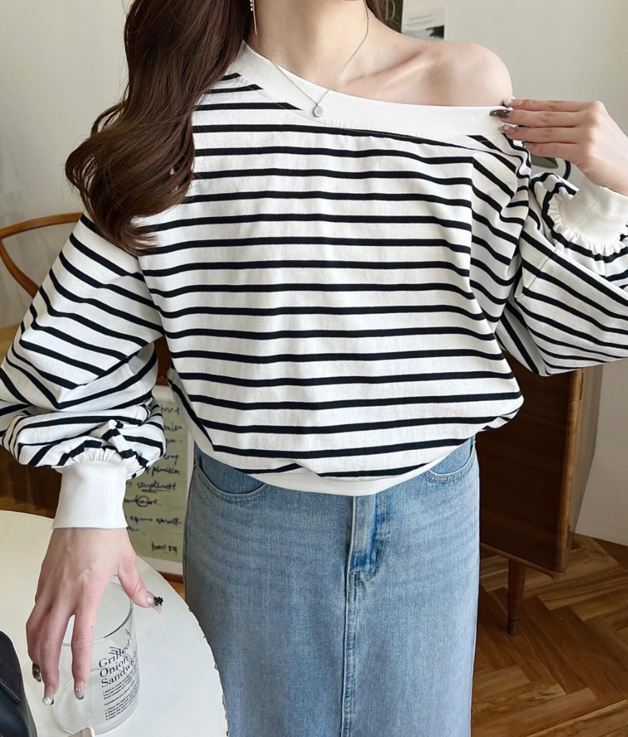 【預購】JN100907 moment+ 單肩短款長袖上衣