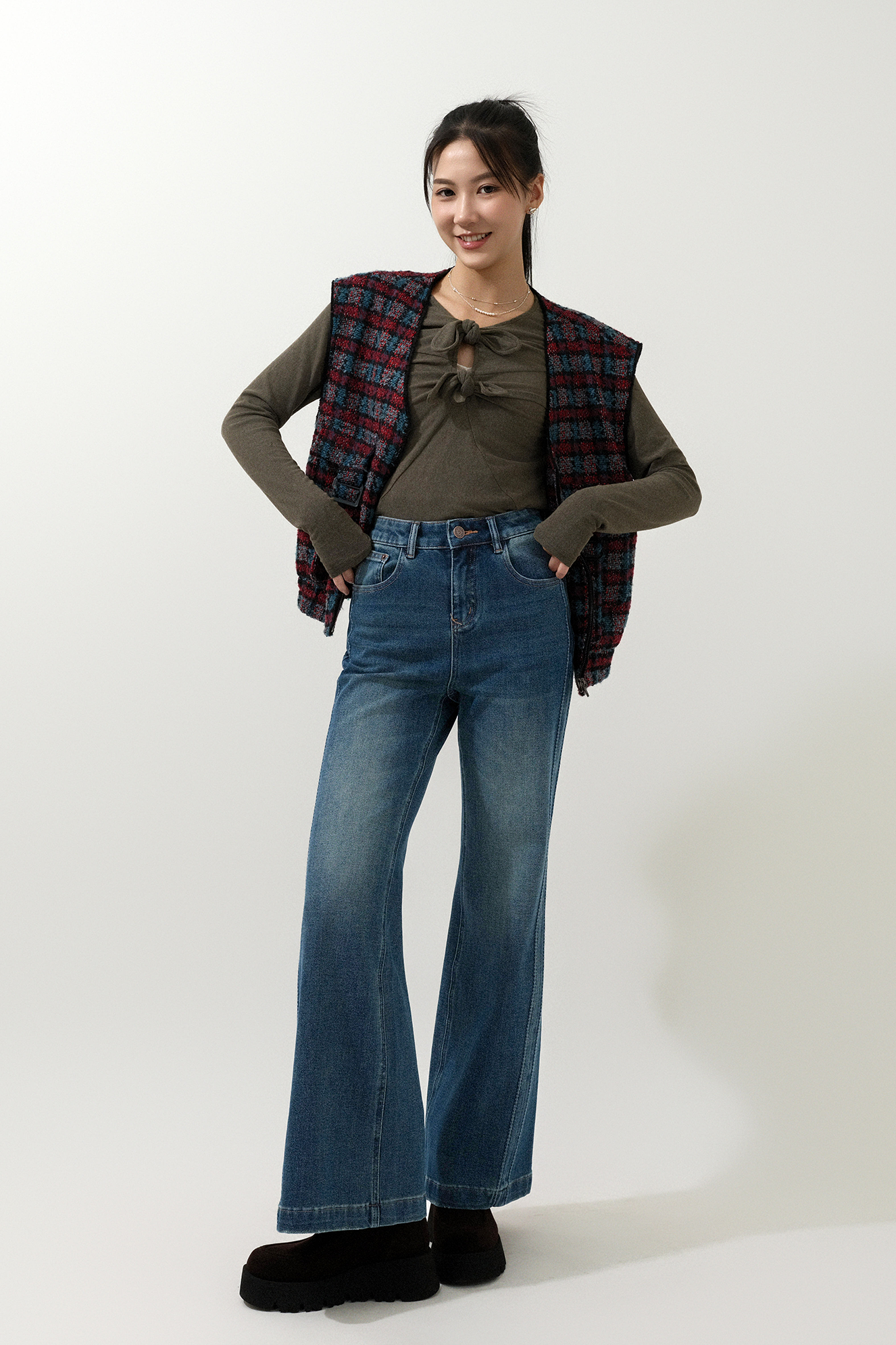 FW25_0101（背心外套＋上衣＋牛仔褲）