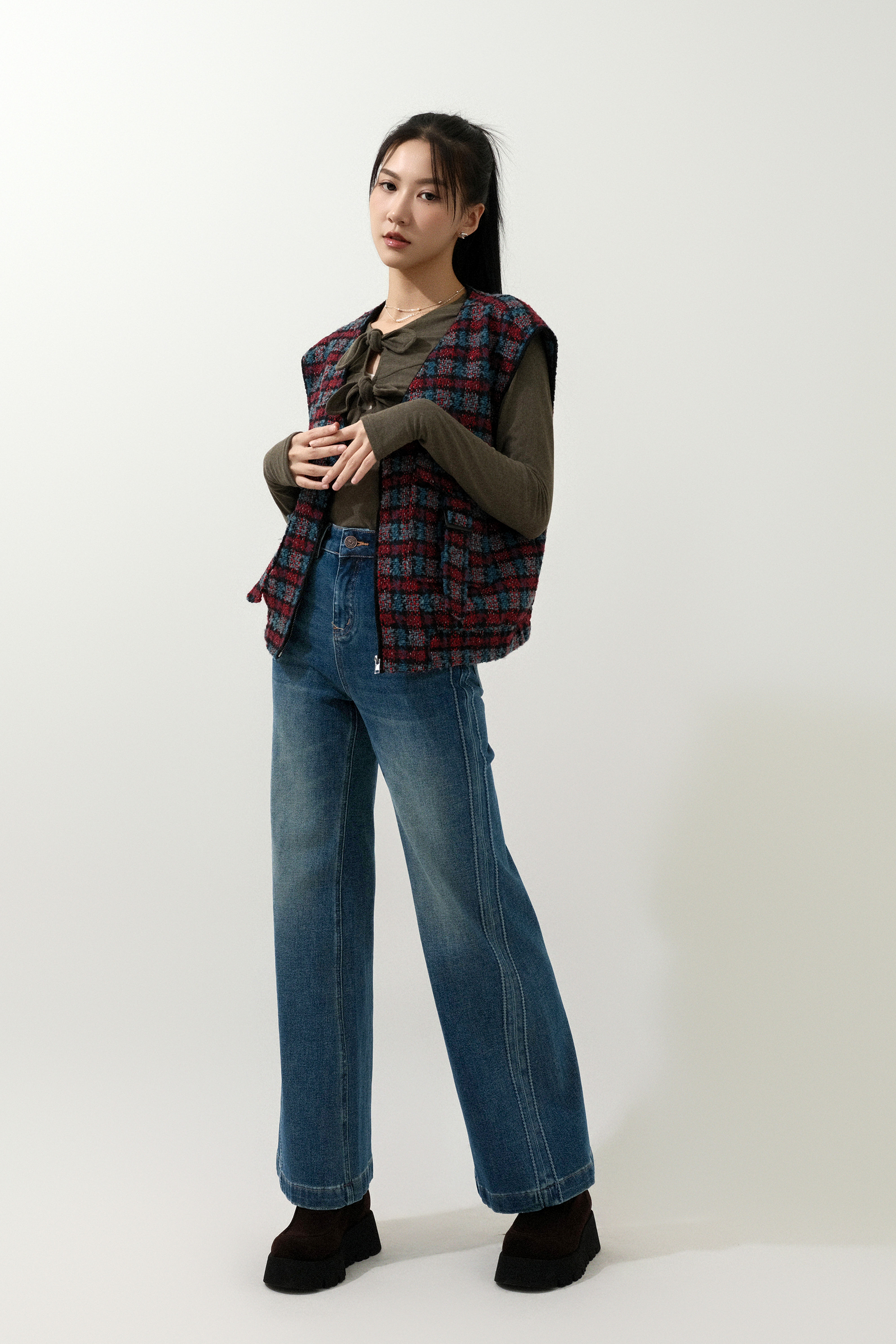 FW25_0101（背心外套＋上衣＋牛仔褲）