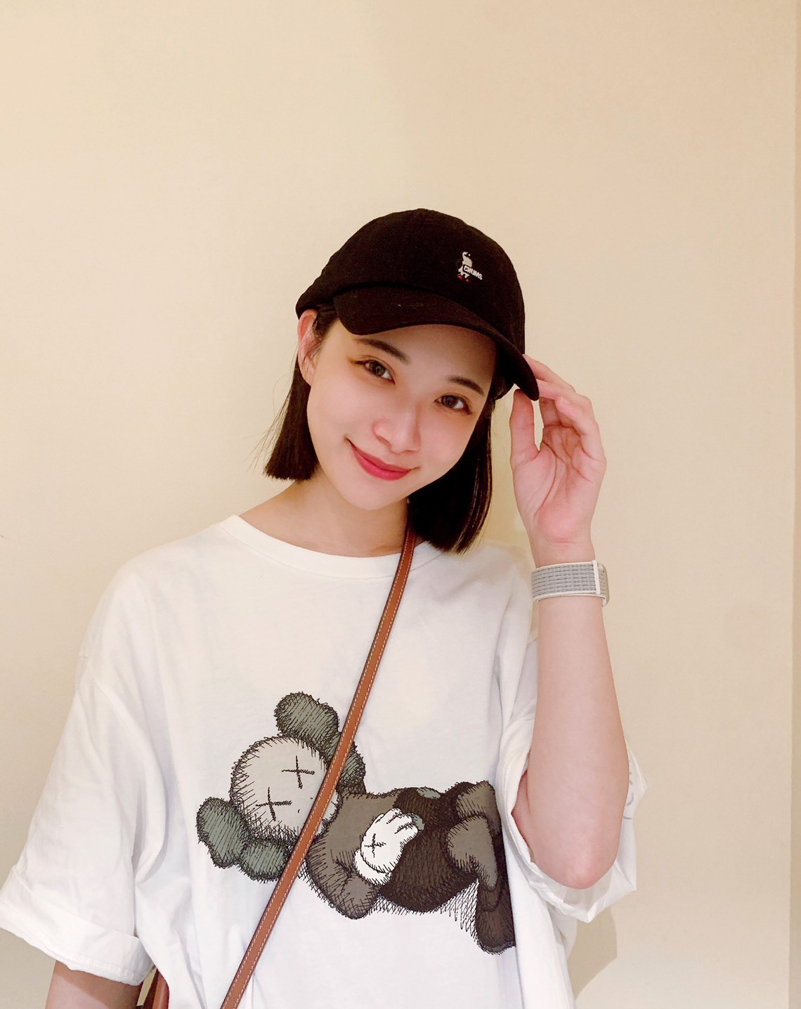 👕 KAWS x Uniqlo UT 躺姿印花短袖 T-shirt｜白色款