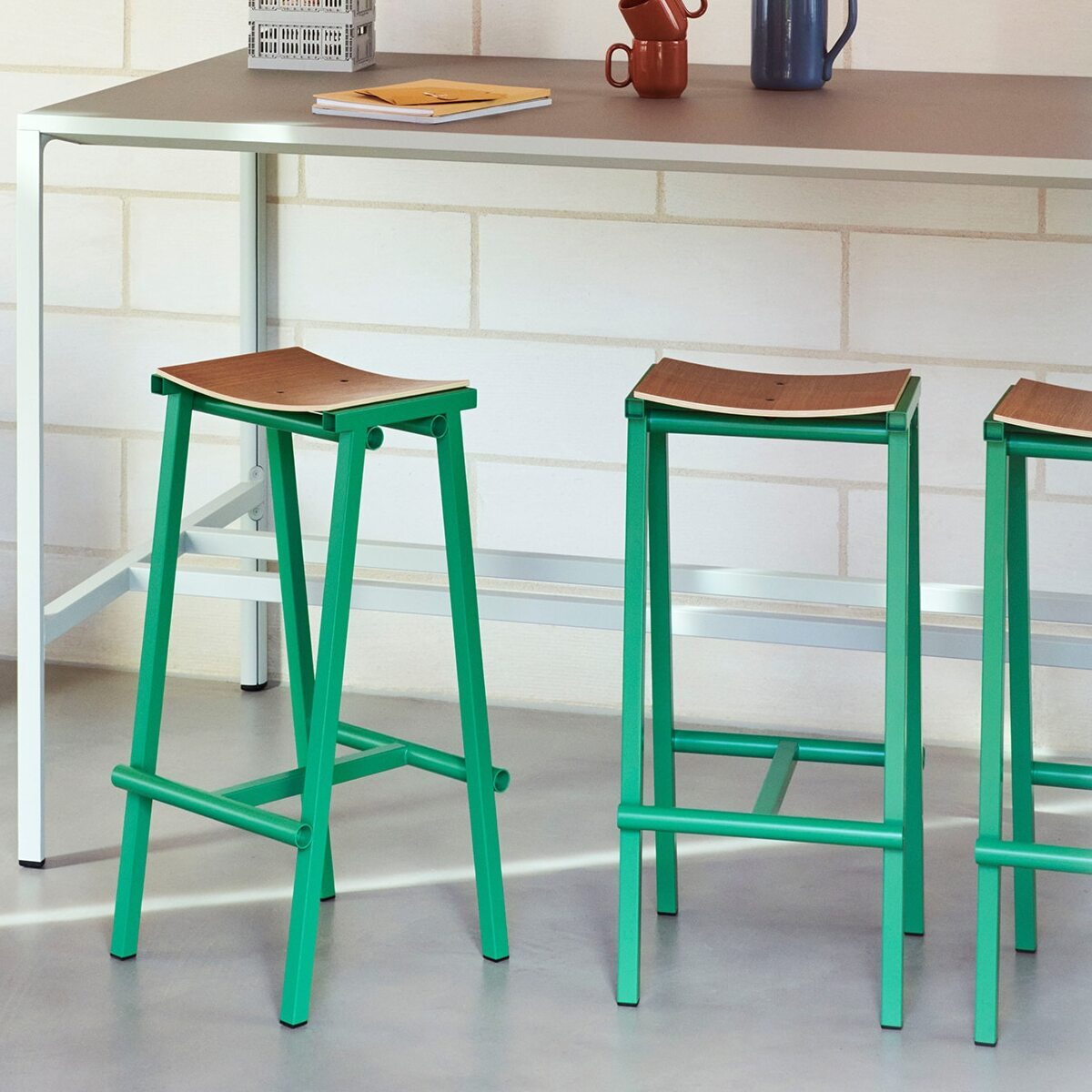 Taburete 8 Bar Stool / 八研高腳椅
