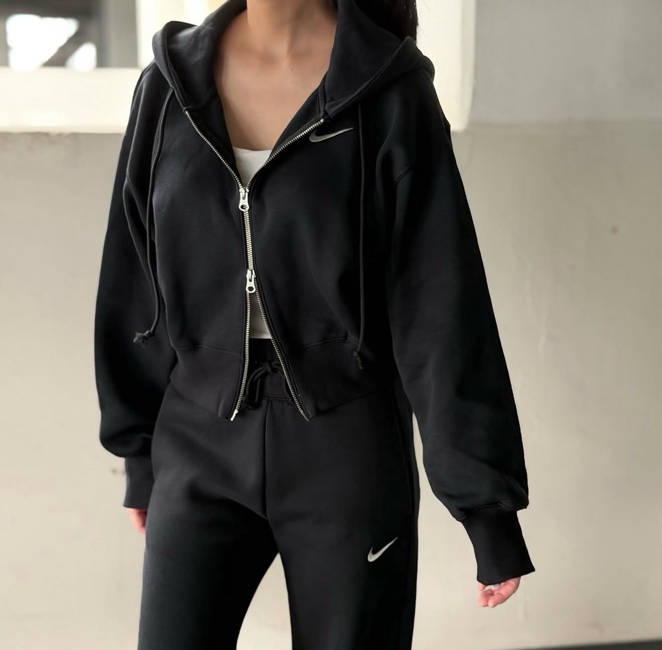 【Luxury】Nike 拉鍊雙開 棉質連帽外套 素面百搭 運動外套 秋冬新款黑白兩色可選 抽繩連帽拉鍊外套顯瘦款 HJ0941-133 010