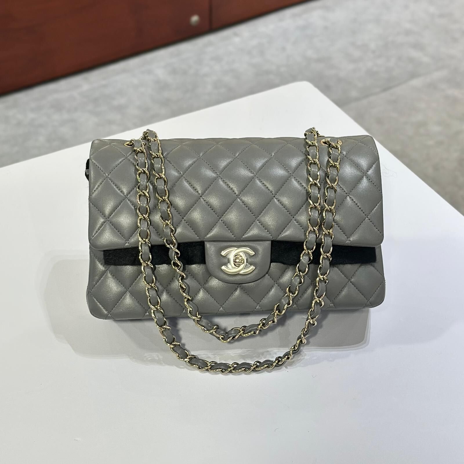 本月特價!!! 全新CHANEL CF26 A01112 灰色羊皮淡金 MEDIUM CLASSIC FLAP #兩年免費保養 #BRAND NEW #香榭站正品