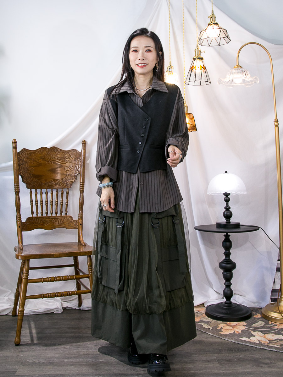 ⬇️開倉低至半價😱FINALSALE📣  全開胸扣鈕．扯布料背心 拼 直紋恤衫料 假兩件TOP【不設退換】