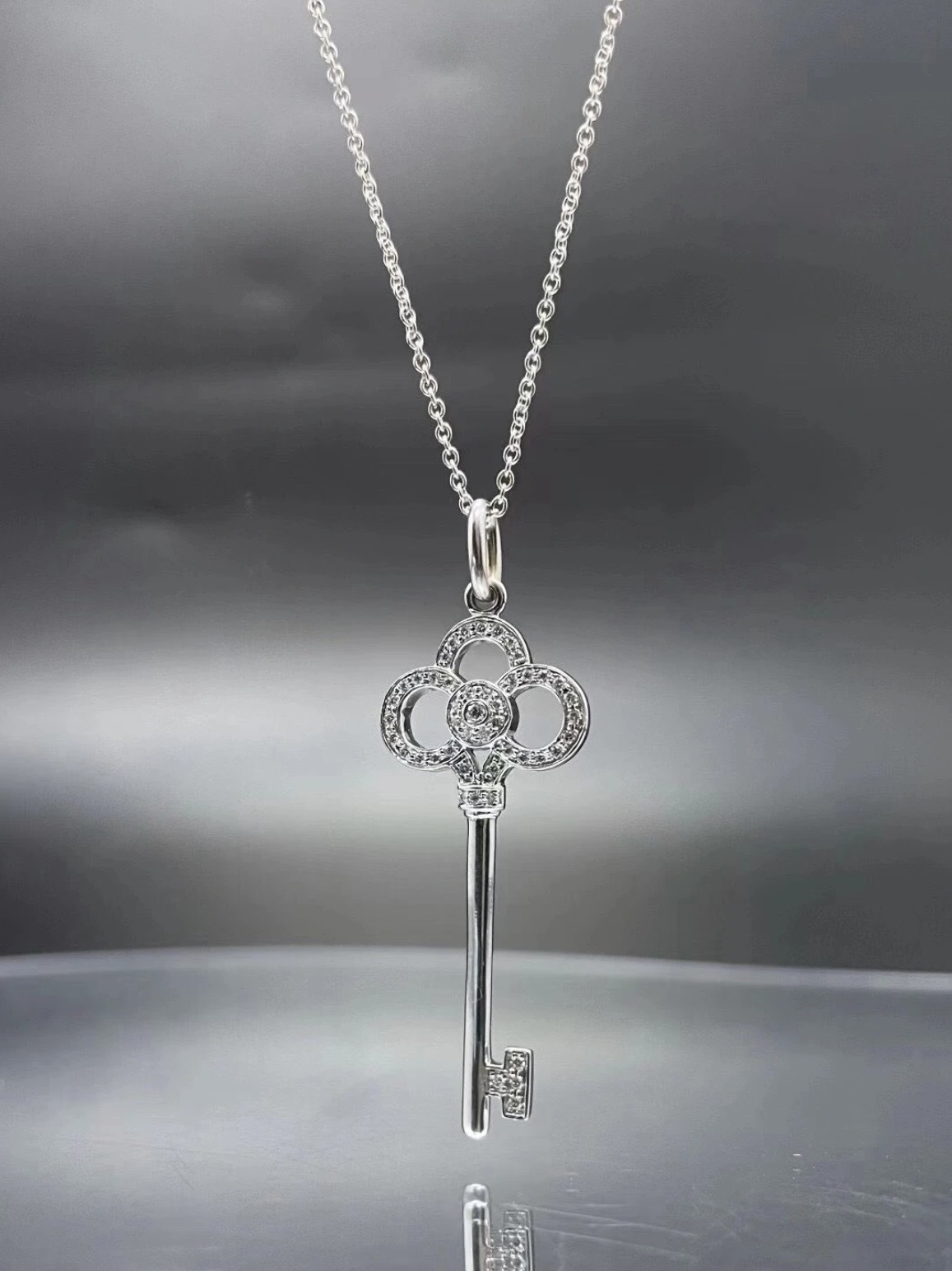 TIFFANY & CO. Keys 系列 冠形鑰匙吊墜 18k白金 項鍊