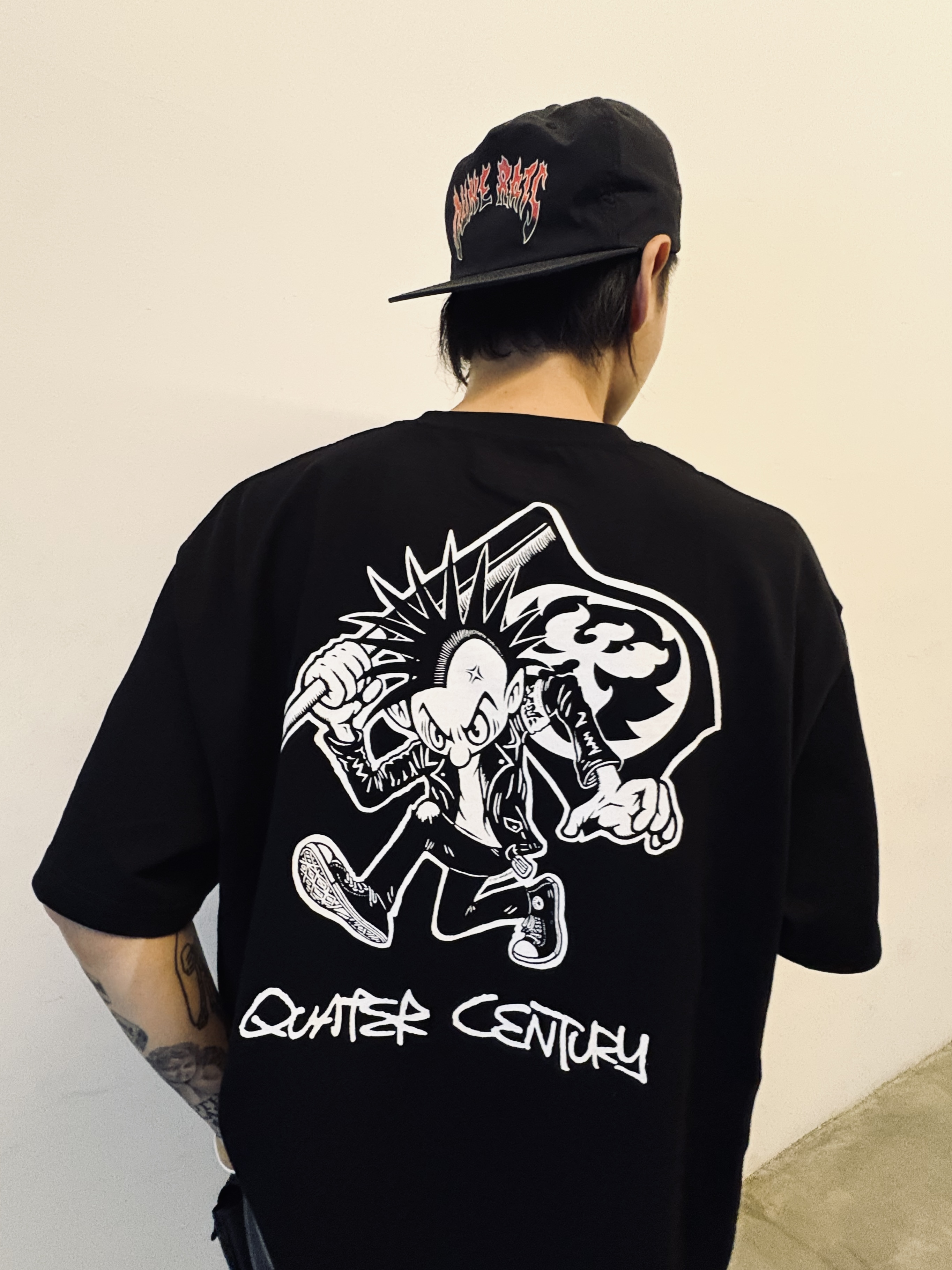 【滅火器 Fire EX.】Fire EX. x Hongolian 聯名tee〈舉旗手款〉