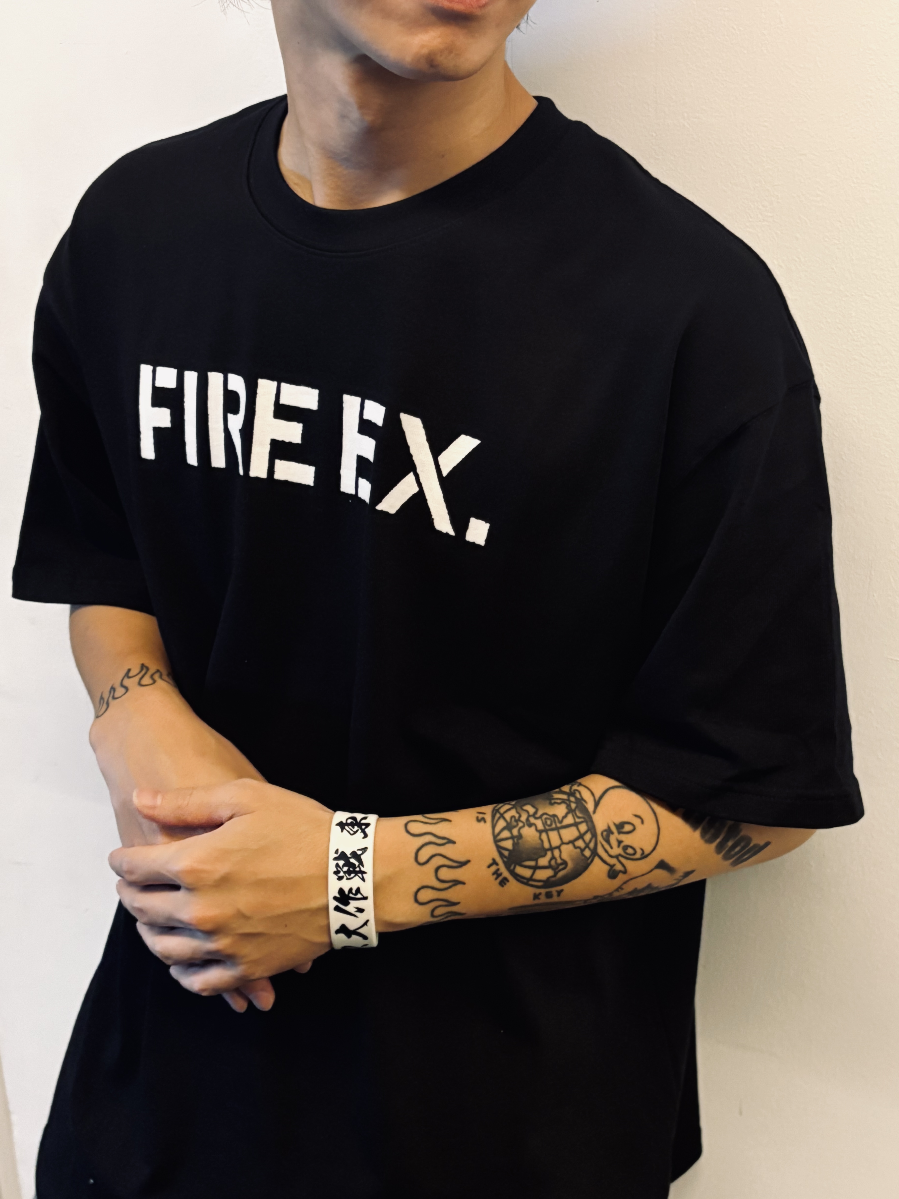 【滅火器 Fire EX.】Fire EX. x Hongolian 聯名tee〈舉旗手款〉