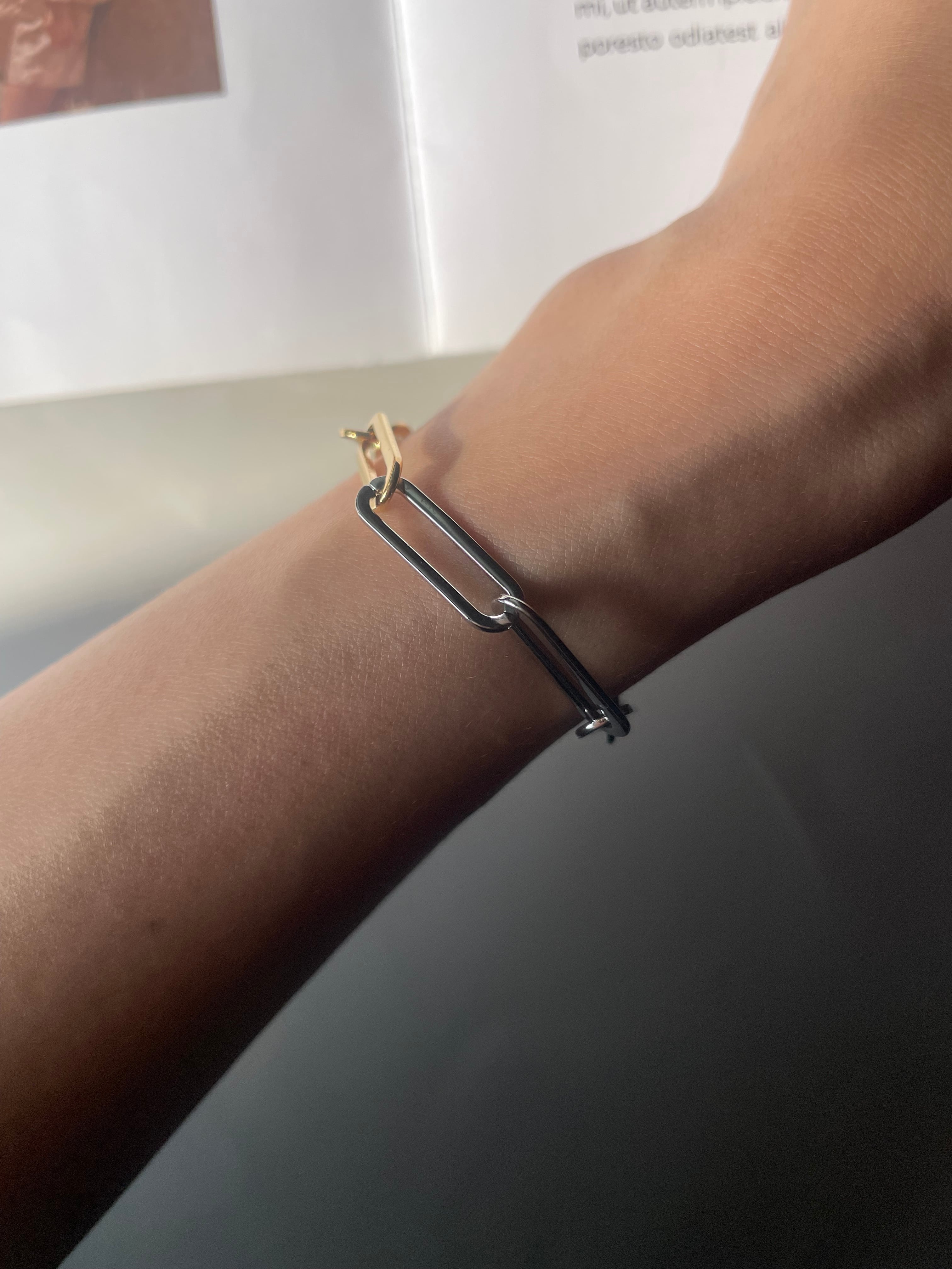 bicolor linked bracelet