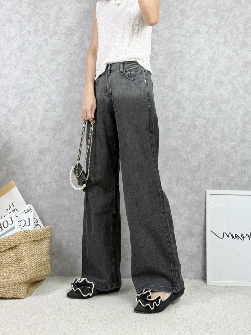 隨性穿就能展現氣勢感的黑灰漸層寬褲