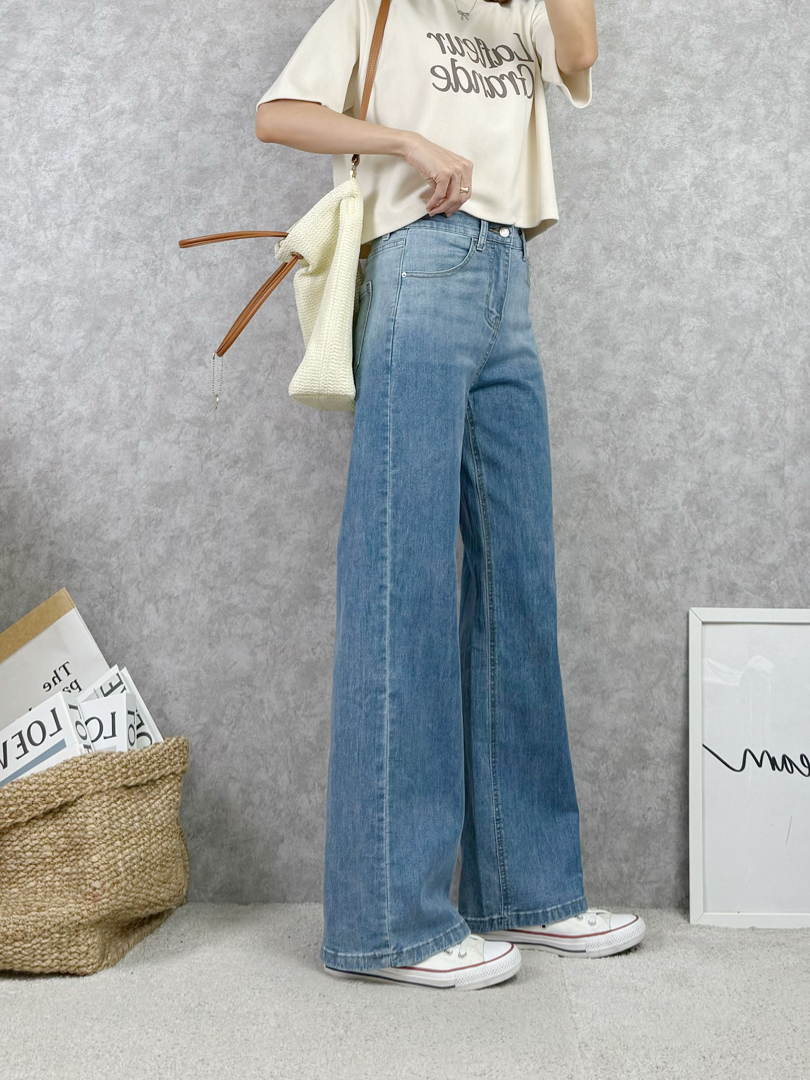 隨性穿就能展現氣勢感的丹寧藍漸層寬褲