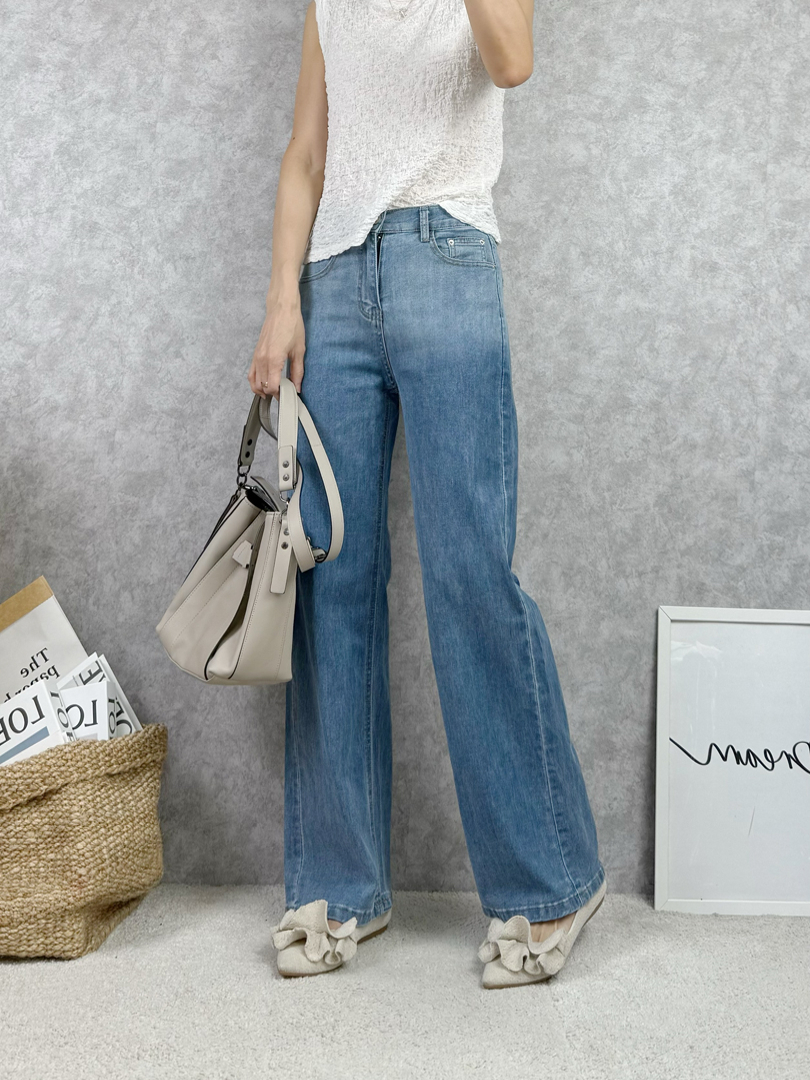 隨性穿就能展現氣勢感的丹寧藍漸層寬褲