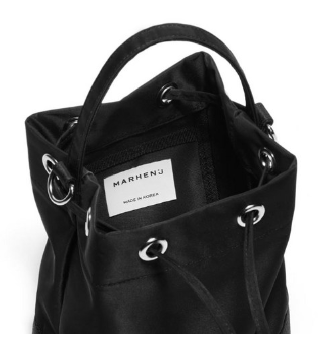 (韓國製）MARHEN.J LEXY 環保尼龍水桶包/斜揹袋｜輕盈百搭手提斜背包 | 黑色