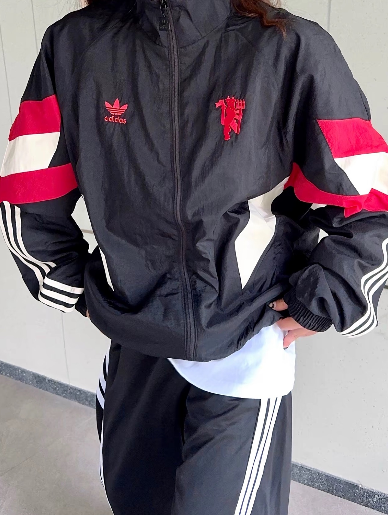 Adidas Originals Manchester SS24 Track Top UNITED JACKET 外套 黑紅