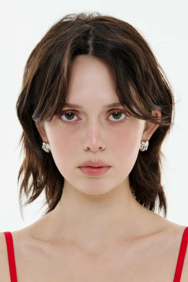 Gentle Woman Gleaming Heart Earrings