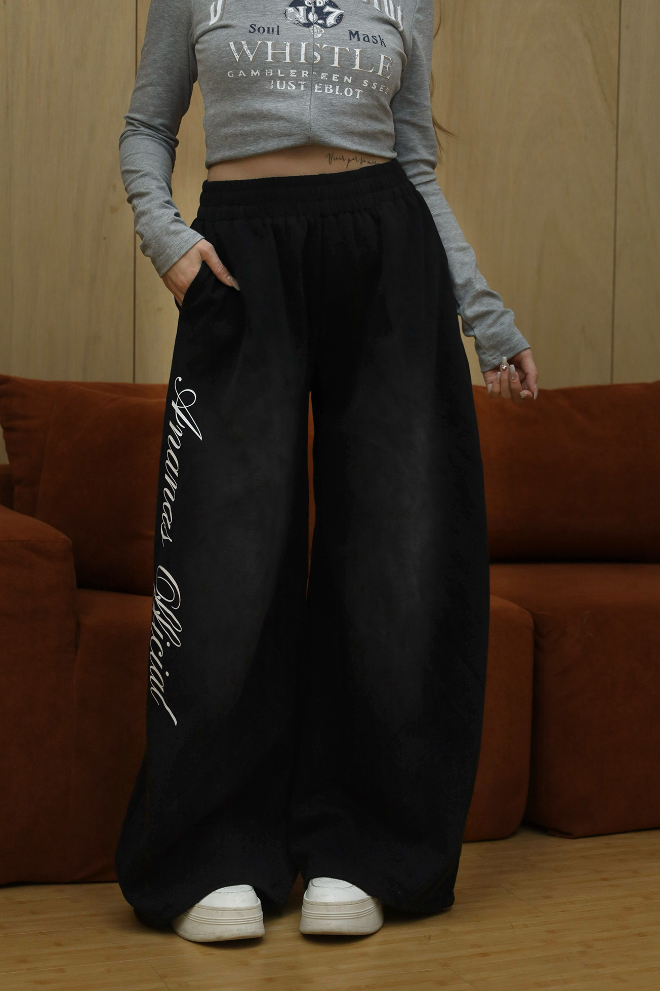 [ Ananas設計款✨] 品牌LOGO噴漆刷色棉彎刀褲