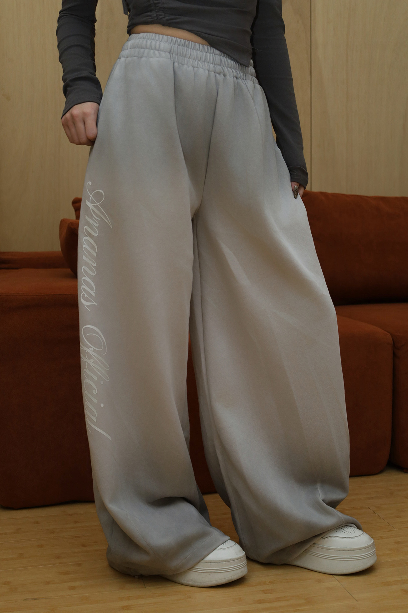 [ Ananas設計款✨] 品牌LOGO噴漆刷色棉彎刀褲