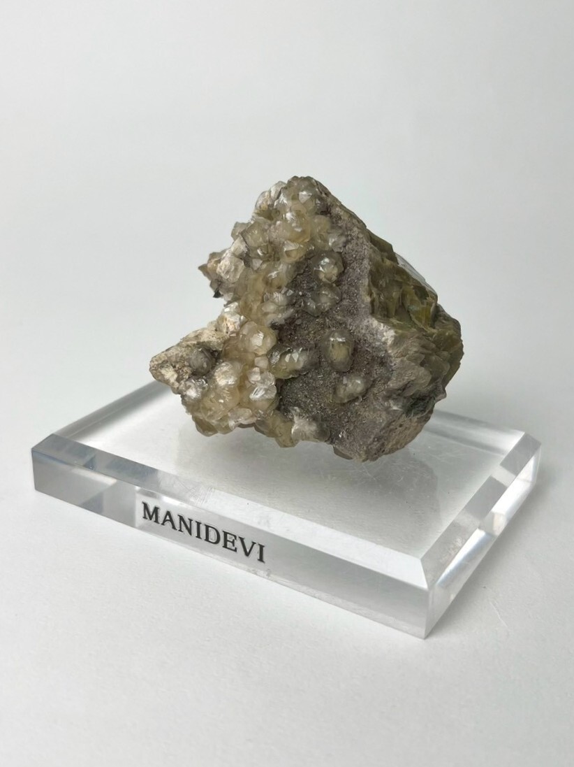 大天使連結礦頻-菱鐵礦共生方解石 MAGRHO286307