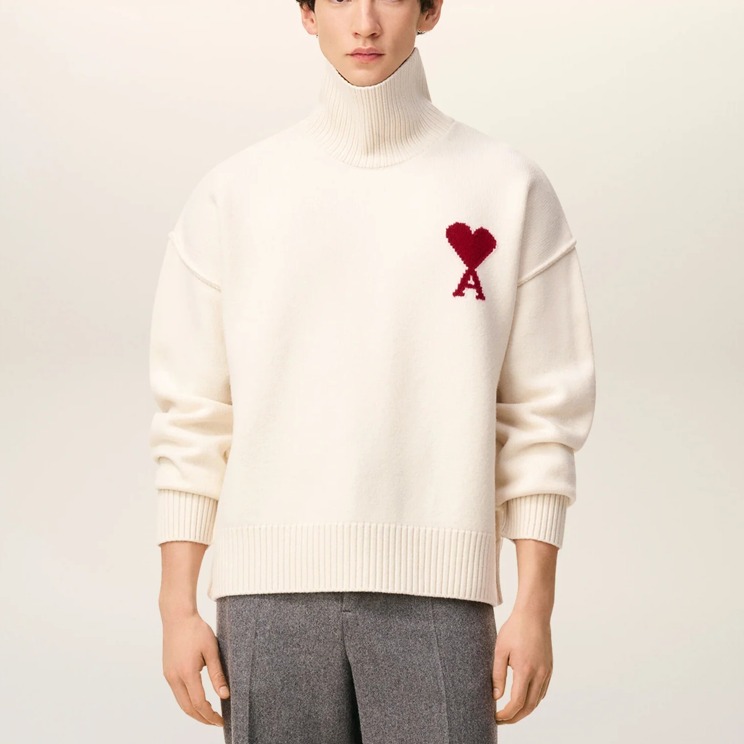 1LN1007-047 AMI Wool Ami De Coeur Funnel Neck Sweater White #UKS839-018-154 (C-BR-E)