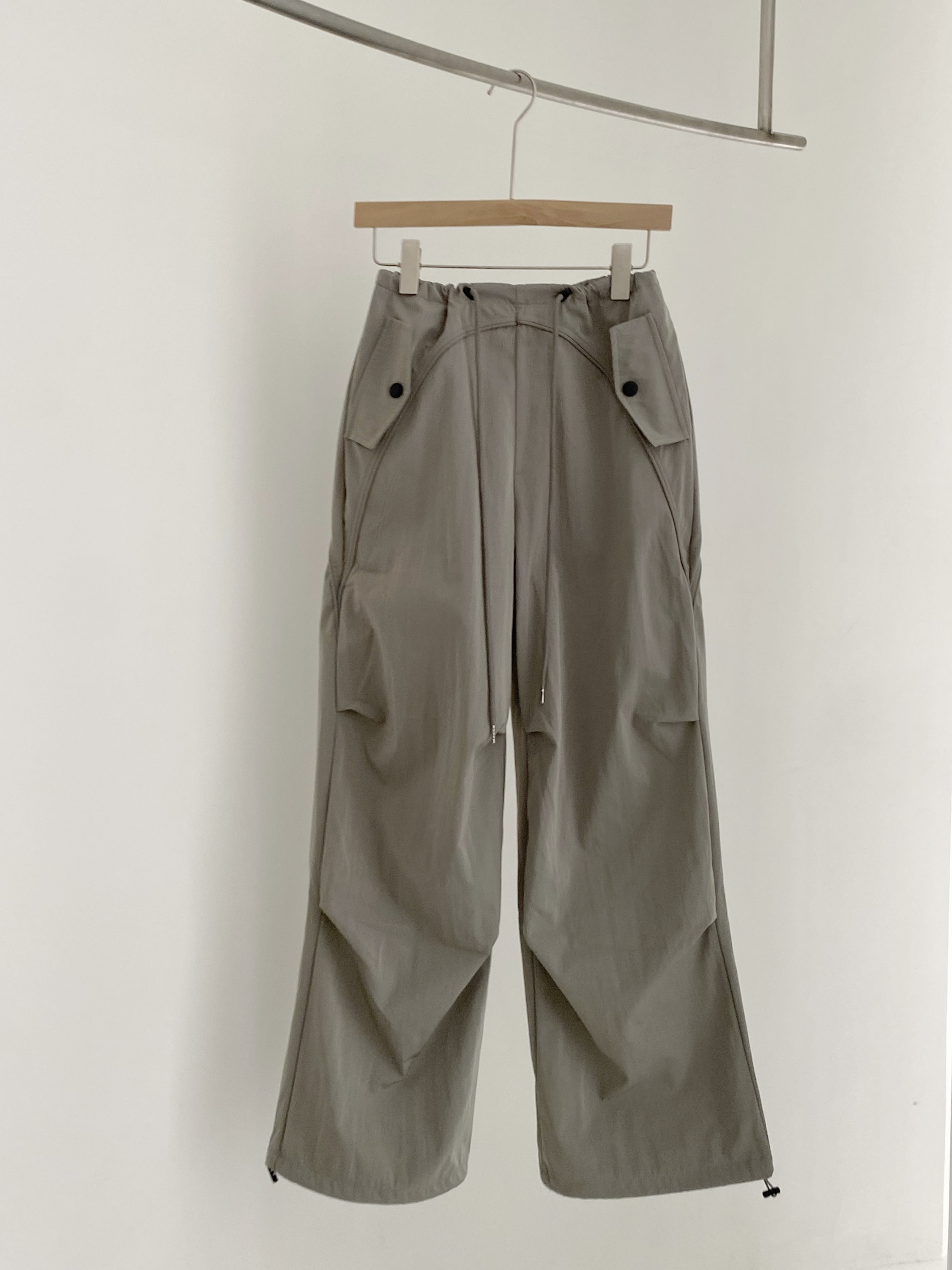 挺版抽繩工裝寬褲