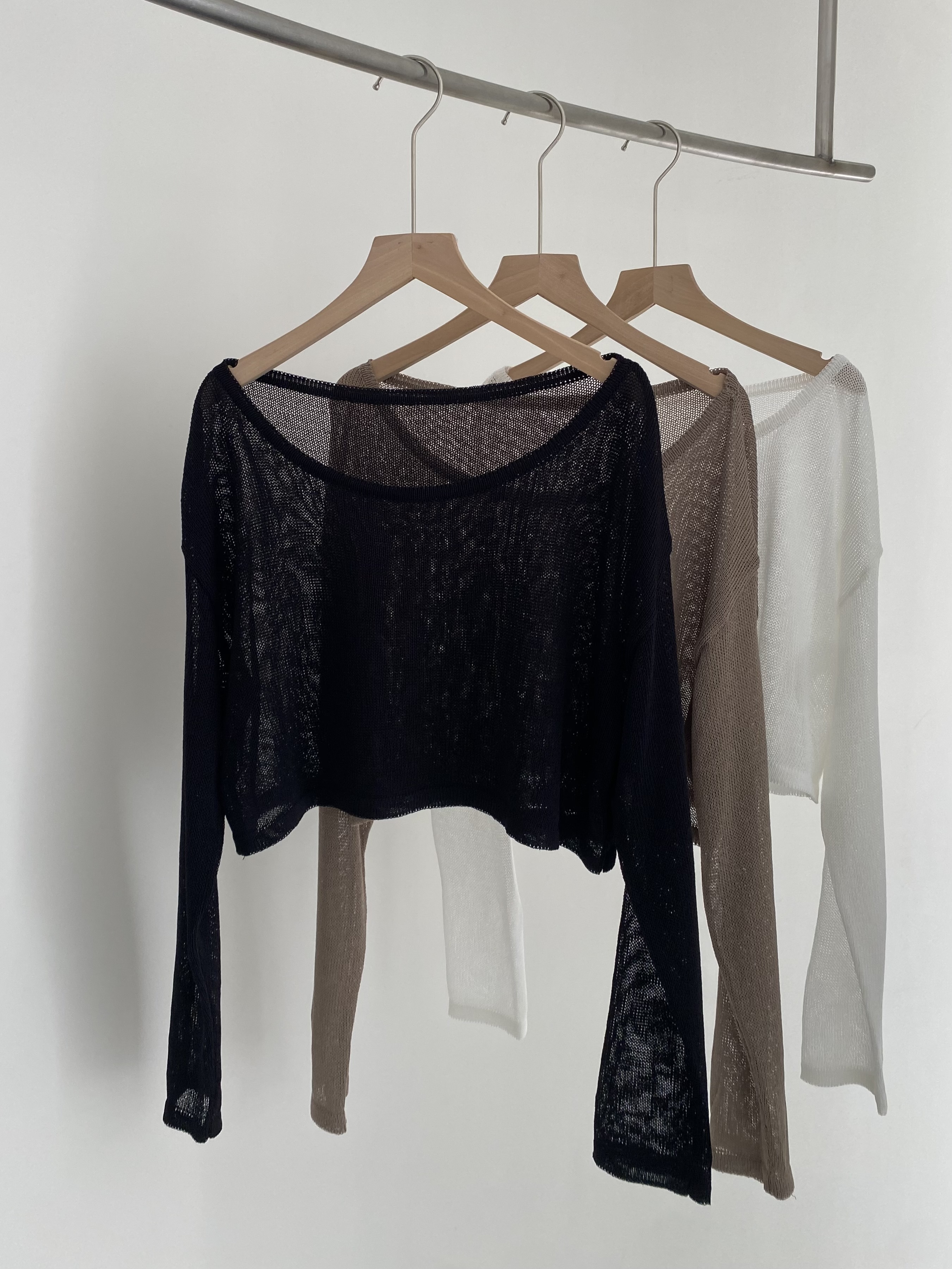 寬鬆薄針織短版上衣