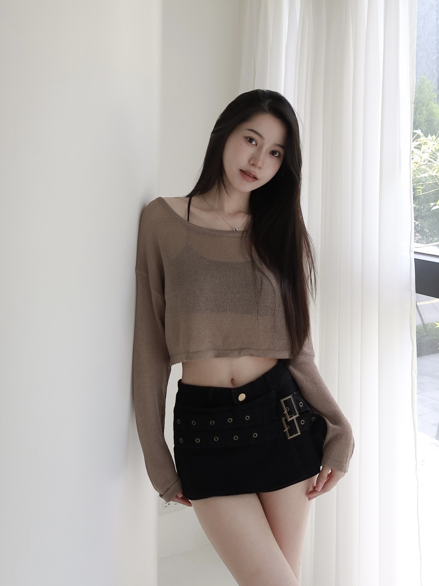 寬鬆薄針織短版上衣