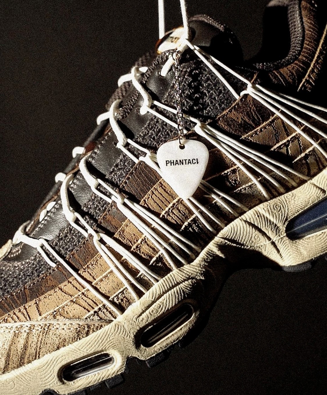 【Focus Store】預購 PHANTACi x Nike Air Max 95 "Guitar" 周董聯名 II1200-221