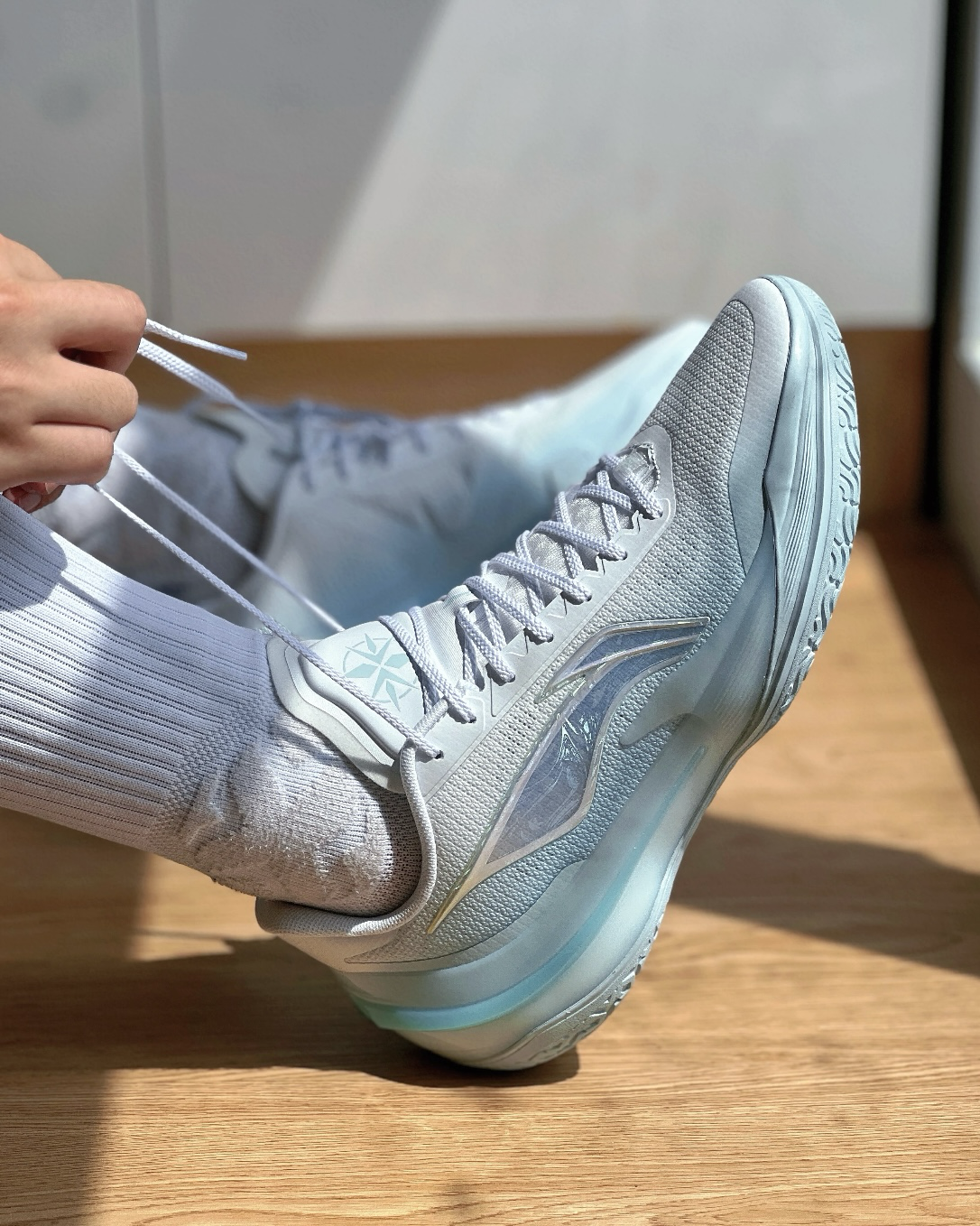 Li-Ning LiRen 利刃5V2 "Wave Light" 白藍 冰藍色 緩震 回彈 實戰籃球鞋