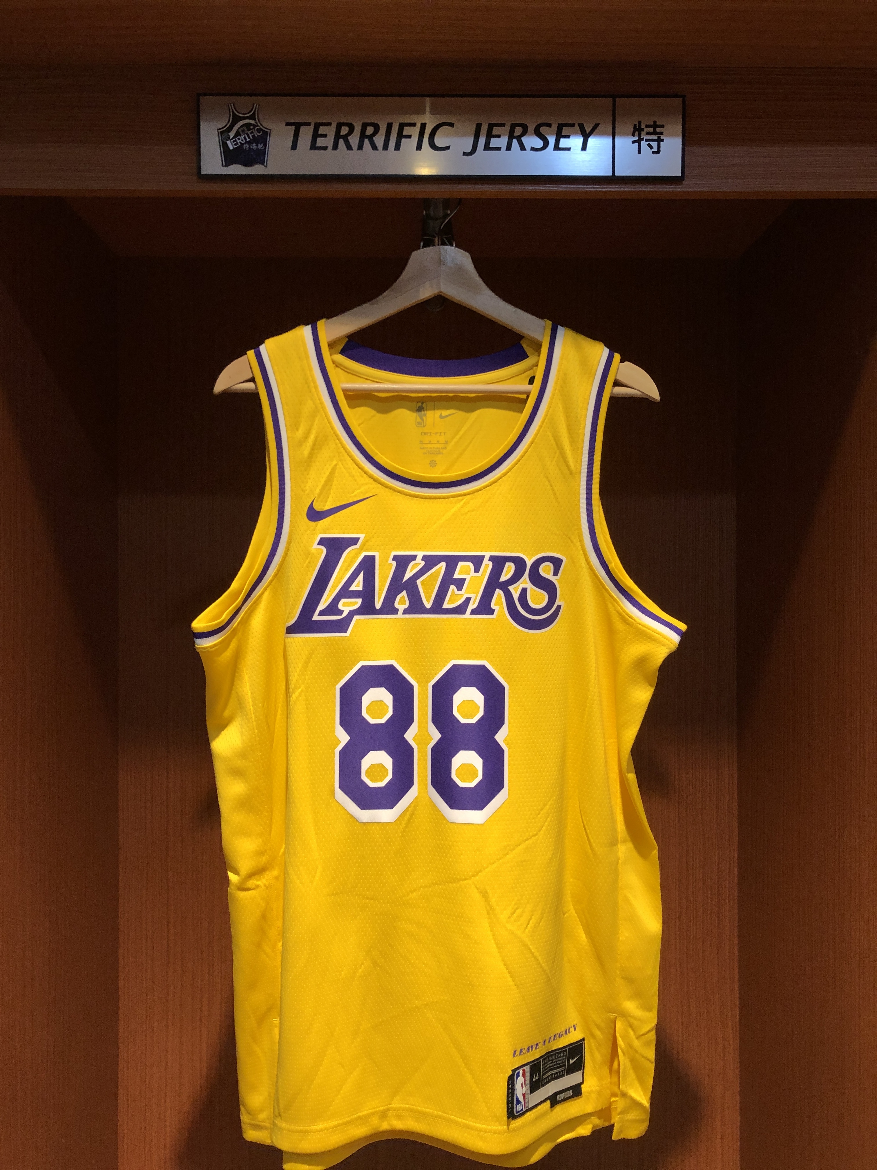 NBA球衣 Yunjin #88 LE SSERAFIM 洛杉磯湖人黃 Icon Nike Swingman 球迷版 熱轉印 全新