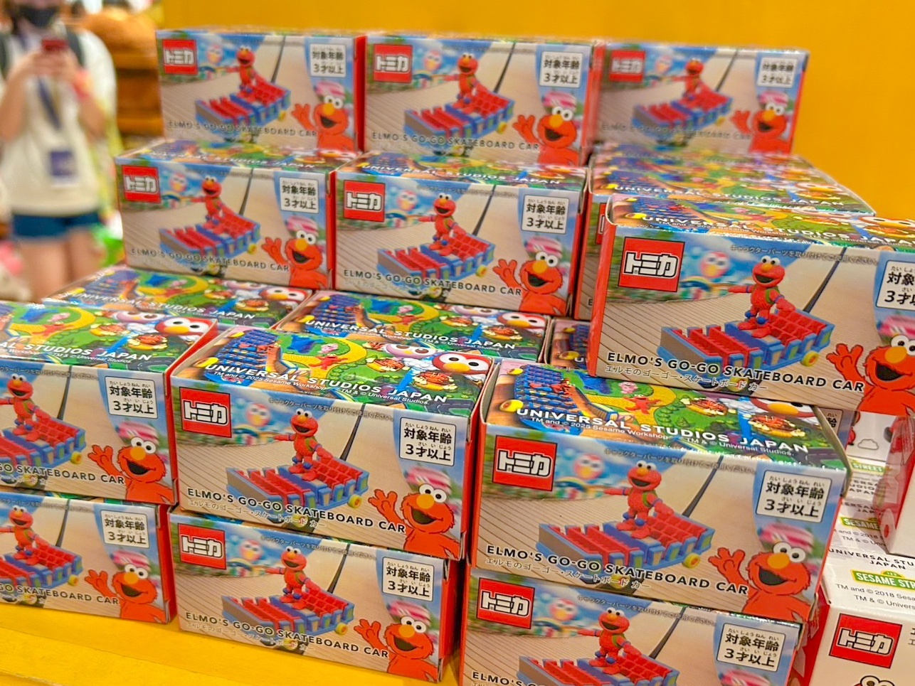 USJ 芝麻街ELMO TOMICA ELMO'S GOGO SKATEBOARD 車仔SESAME STREET