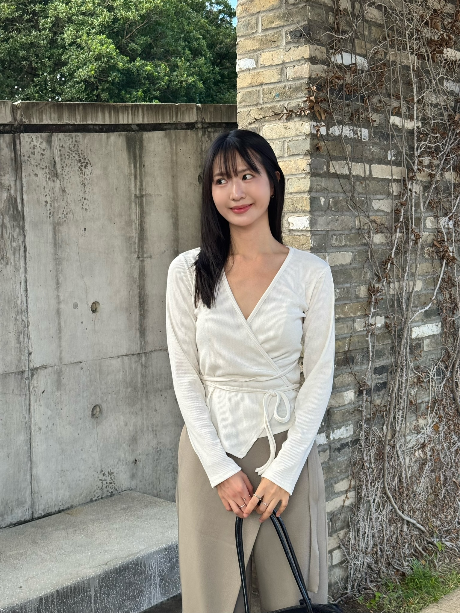 (現貨)氣質感綁帶上衣 T1006(米白)